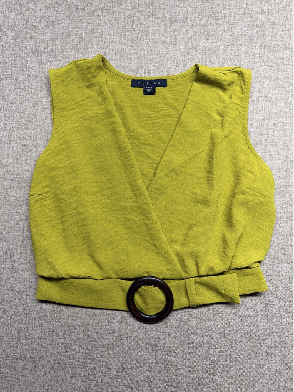 Tulua Women's Sleeveless V-Neck Belted Crop Top Olive Green Size Medium